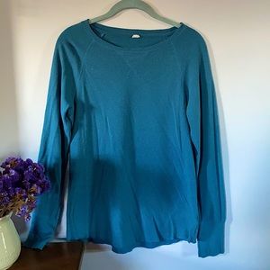 Long sleeve blue waffle shirt.